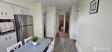 20 Columbia Pl in Sayreville, NJ - Building Photo - Building Photo