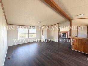 1054 Cosby Rd in Milford, TX - Building Photo - Building Photo