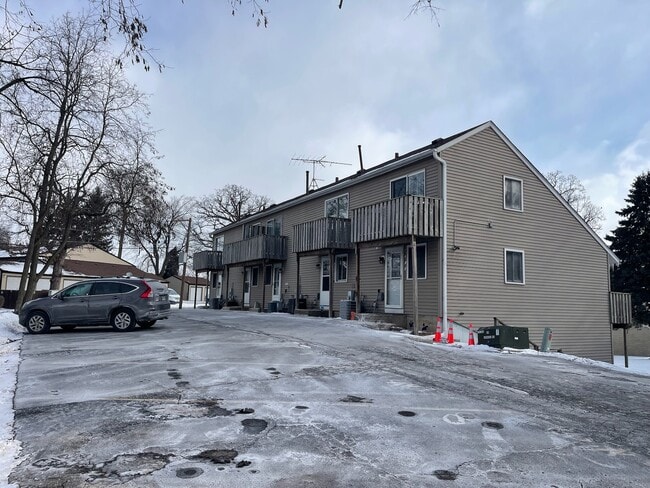 149 Forest Ave in Fox Lake, IL - Building Photo - Building Photo