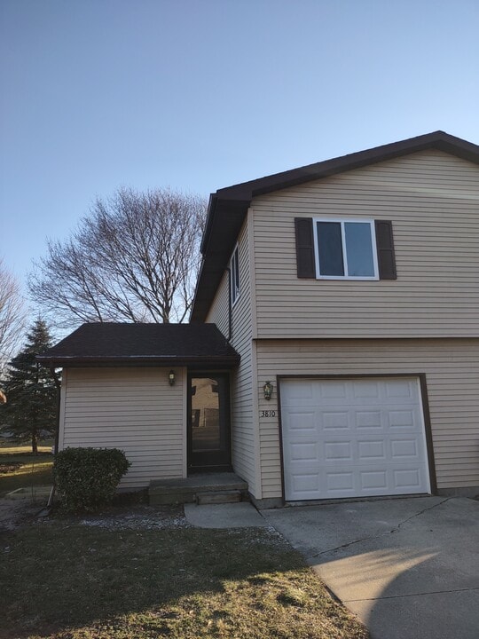 3810 Gettysburg St in Midland, MI - Foto de edificio