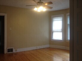 2854 N Downer Ave, Unit Lower