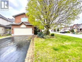 1148 Meadowcroft Crescent in Ottawa, ON - Building Photo