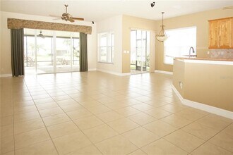 4922 Sandy Brook Cir in Wimauma, FL - Building Photo - Building Photo