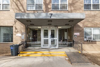 Hegeman Avenue House in Brooklyn, NY - Foto de edificio - Building Photo