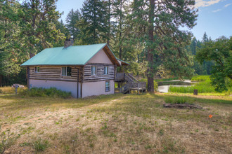 1381 Snowden Rd in White Salmon, WA - Building Photo - Building Photo