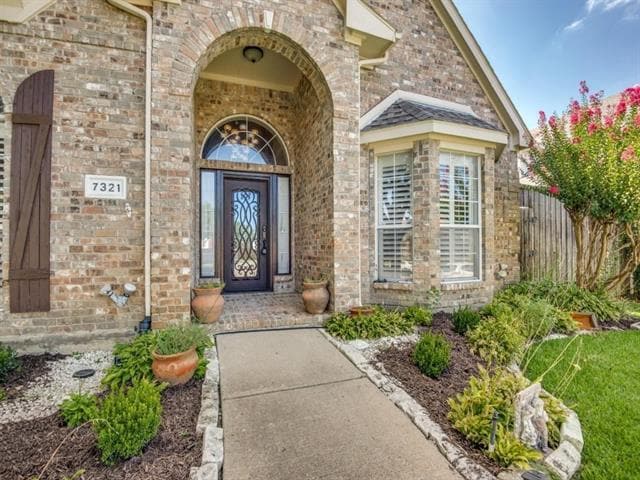property at 7321 Ridgemoor Ln