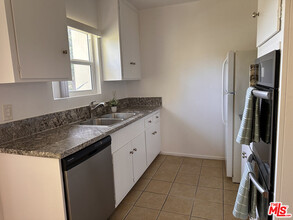1234 Harvard St in Santa Monica, CA - Foto de edificio - Building Photo