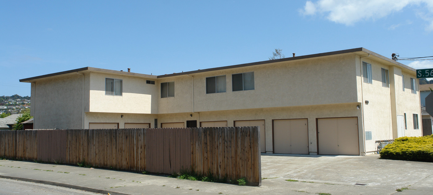 5533 Madison Ave in Richmond, CA - Building Photo