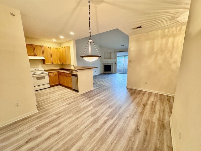 property at 8457 S Hoyt Way