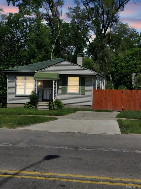 property at 15330 Lahser Rd