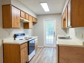 607 Frostwood Dr in New Braunfels, TX - Building Photo - Building Photo