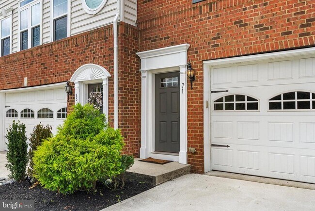 71 Isabelle Ct in Evesham, NJ - Building Photo - Building Photo