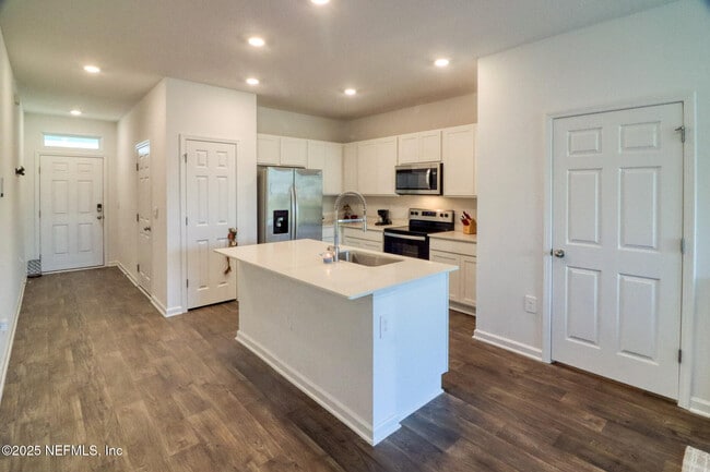 9909 Garrin Dr in Jacksonville, FL - Building Photo - Building Photo