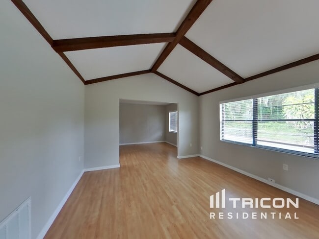 1010 Rochelle Ln in Valrico, FL - Building Photo - Building Photo