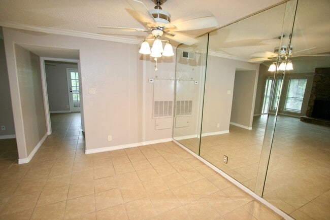 property at 17401 Red Oak Dr