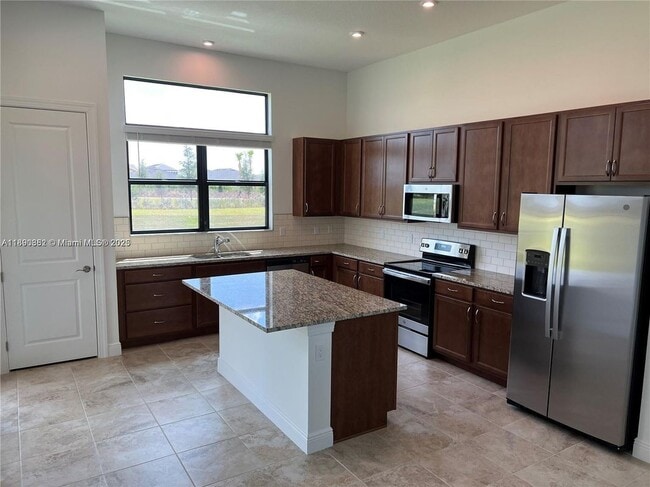9387 SW Pepoli Way in Port St. Lucie, FL - Building Photo - Building Photo