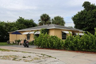 1220 Wellington St in West Palm Beach, FL - Building Photo