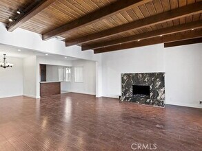 8315 Valecrest Dr in Los Angeles, CA - Building Photo - Building Photo