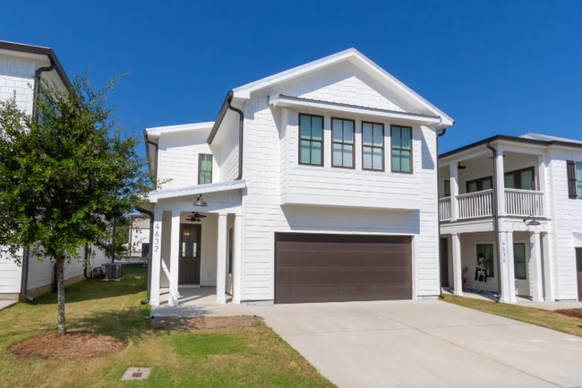 4632 Casablanca Dr in Orange Beach, AL - Building Photo - Building Photo