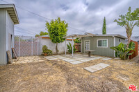 1137 E Fairview Blvd in Inglewood, CA - Building Photo - Building Photo