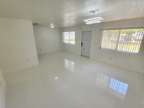22227 SW 103rd Ct in Cutler Bay, FL - Foto de edificio - Building Photo