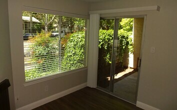 2300 G St in Sacramento, CA - Foto de edificio - Building Photo