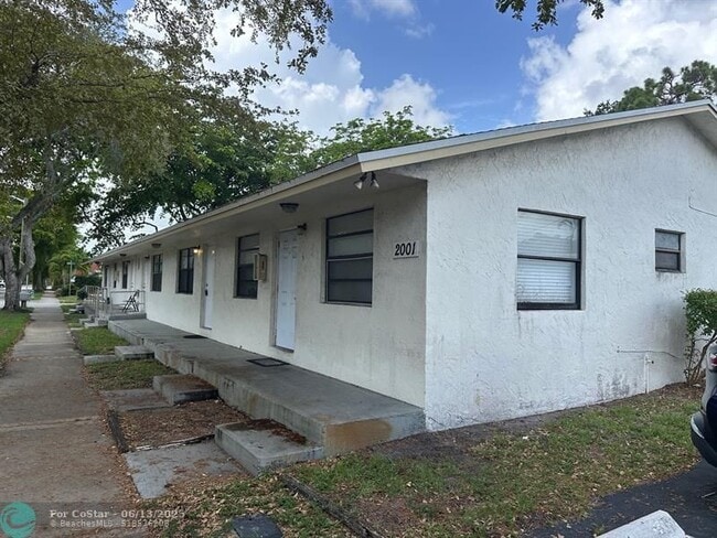 property at 2001 Dewey St