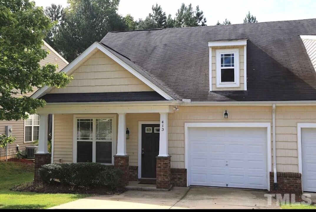 413 Woodson Dr in Clayton, NC - Building Photo