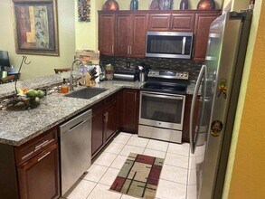 6606 Catalina Ln in Tamarac, FL - Foto de edificio - Building Photo