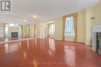 2 Rean Dr in Toronto, ON - Building Photo - Building Photo