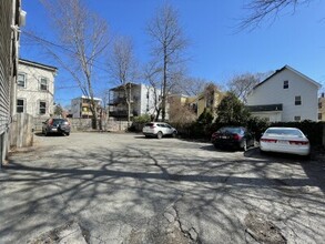 174 Putnam Ave, Unit 2 in Cambridge, MA - Building Photo - Building Photo