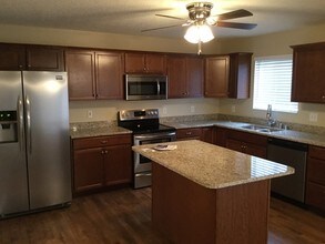 1130 Donner Dr in Florence, KY - Building Photo - Building Photo