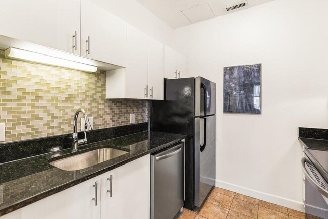 218 Thorndike St, Unit 103