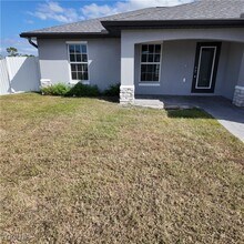 2817 NW 21st Ave in Cape Coral, FL - Building Photo - Building Photo