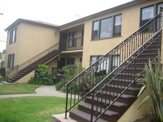 2636-2642 23rd St in Santa Monica, CA - Foto de edificio - Building Photo