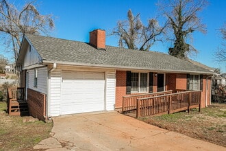 454 New St in Buford, GA - Building Photo - Building Photo