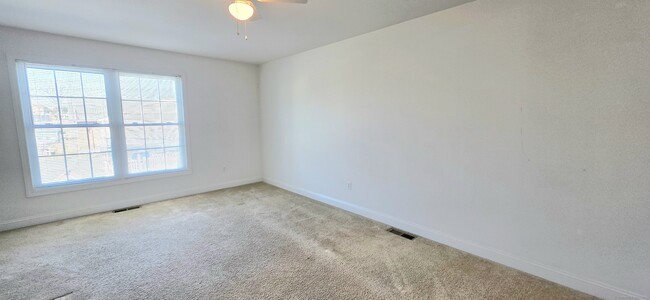 87 Buckingham Ave in Milford, CT - Building Photo - Building Photo