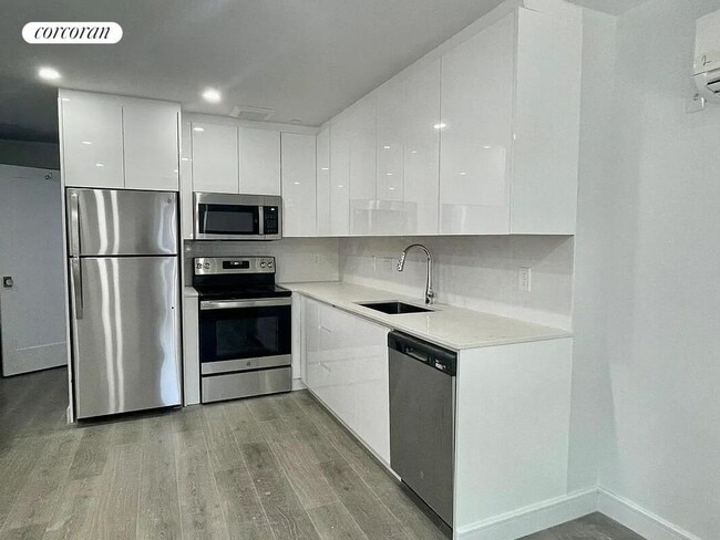 155 Withers St in Brooklyn, NY - Building Photo - Building Photo