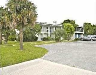 171 Golden Gate Pt in Sarasota, FL - Building Photo