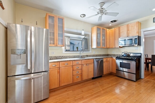 1760 Henley St in Glenview, IL - Building Photo - Building Photo