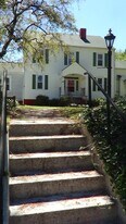 907 W Rowan St, Unit A in Fayetteville, NC - Building Photo