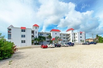 605 Sombrero Beach Rd in Marathon, FL - Building Photo - Building Photo
