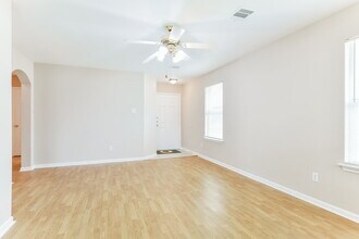 18918 Brownstone Mills Dr in Cypress, TX - Foto de edificio - Building Photo