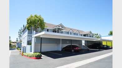 Cedar Woods Apartments in Vista, CA - Building Photo - Building Photo