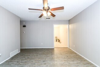 7308 Avenue W-Unit -B in Lubbock, TX - Building Photo - Building Photo