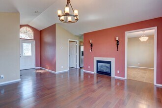 1382 Kathleen Dr in Oak Harbor, WA - Building Photo - Building Photo