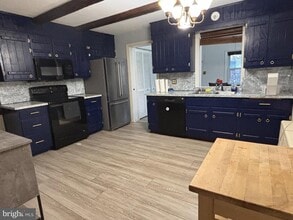 22 E Pine St in Ephrata, PA - Building Photo - Building Photo