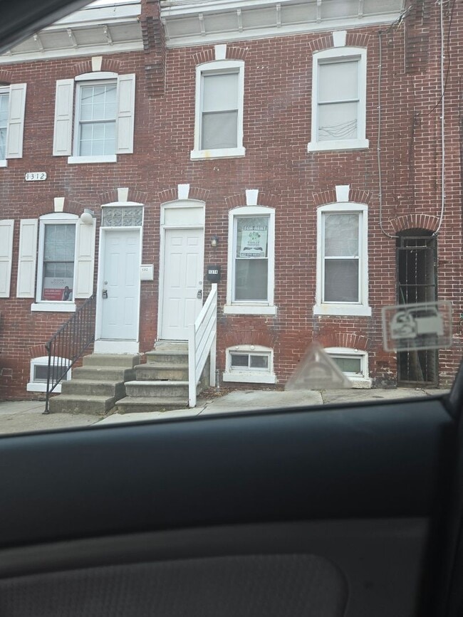 property at 1314 W 3rd St