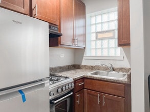 4037 N Kenmore Ave, Unit J02P in Chicago, IL - Building Photo - Building Photo