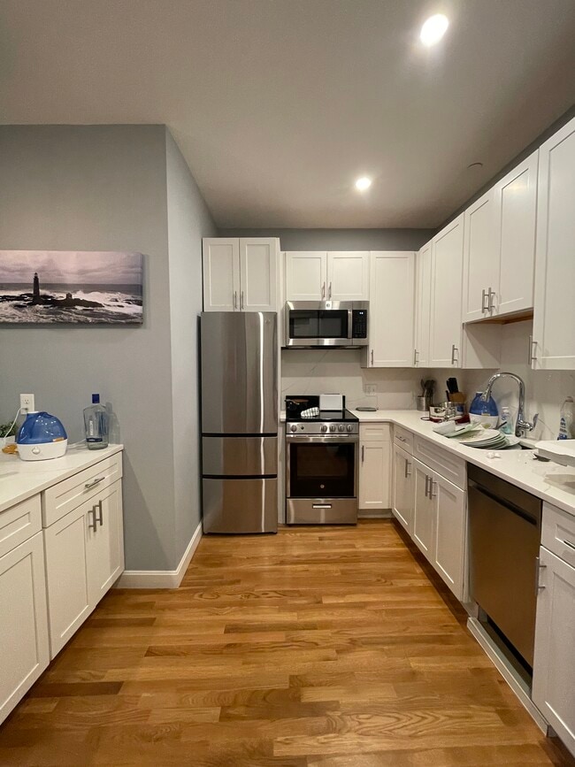 456 Beacon St, Unit 3R in Boston, MA - Building Photo - Building Photo